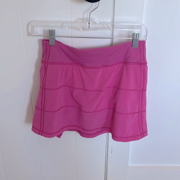 Lulu Mid-Rise Skirt Size 4 - Picture 4 of 6